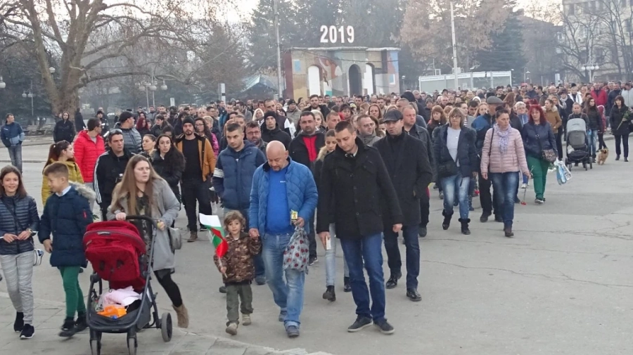 Бдение в памет на убития в Кюстендил Валери Дъбов