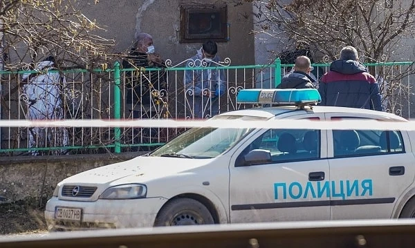 Полицаи ще следят психично болните и алкохолиците по домовете