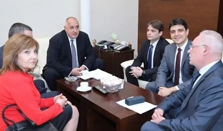 Дават 7 месеца отсрочка за новите касови апарати, но не за всички търговци