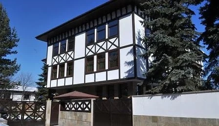 Ахмед Доган купи официално Боянските сараи