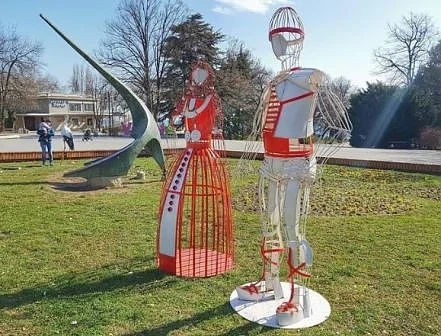 3-метрови Пижо и Пенда радват варненци (СНИМКИ)