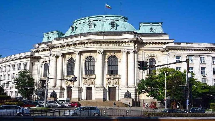 Студенти от Алма Матер с отличие от състезанието по право на ЕС