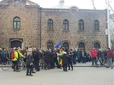 Петричани пред бунт заради смяна на епархския наместник 