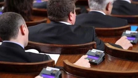 Депутатите единодушно отхвърлиха ветото на президента
