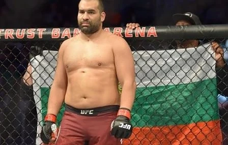Багата постигна първа победа в престижната UFC 