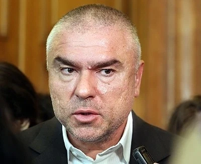 Марешки рекетира! Оправя си делата с излизане от парламента 