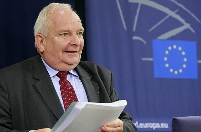 Жозеф Дол не признава \