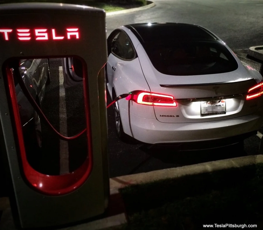 Tesla представи технология за 5-минутно зареждане на кола