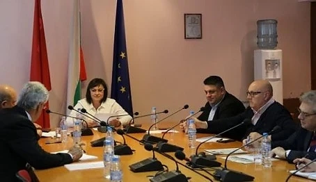 Нинова събра политическия съвет на \