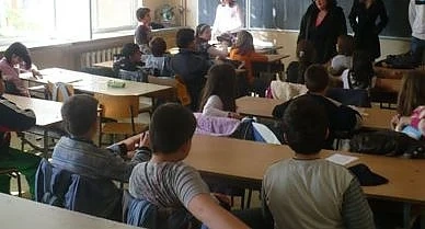 Предложение: Семейства остават без надбавки, ако не пращат децата си на училище