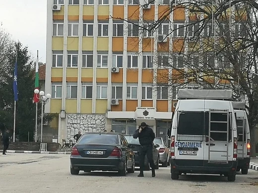Арестуваха кмета на Червен бряг