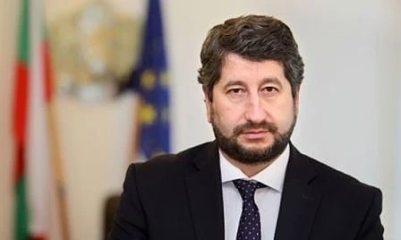 Бившият правосъден министър Христо Иванов си купил ателие на четири пъти по-ниска цена от пазарната