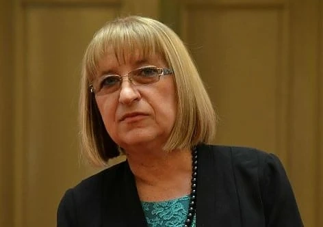 Цецка Цачева поиска прокуратурата и антикорупционната комисия да я проверят за апартамента 