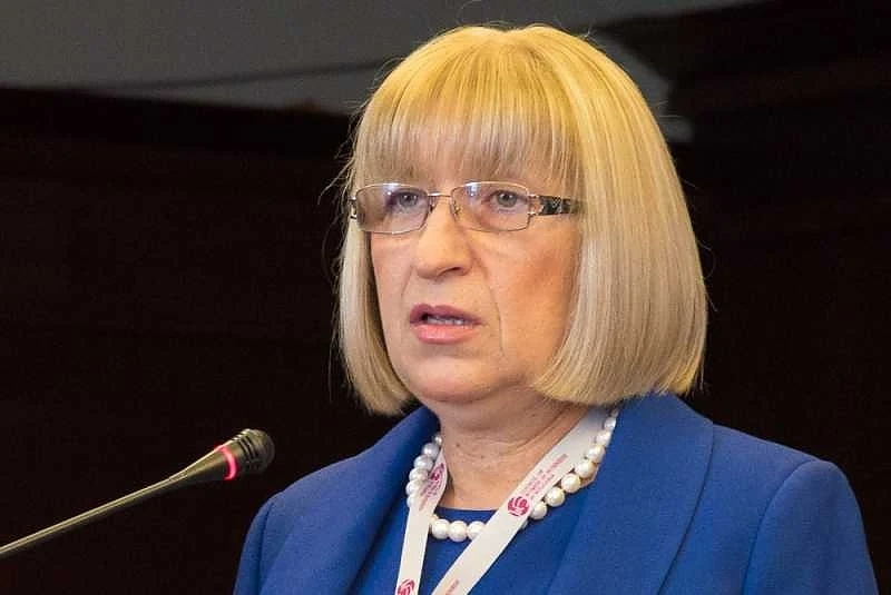 Цецка Цачева подава оставка заради евтиния апартамент