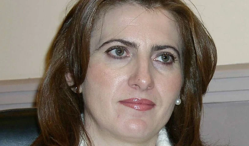И жената на шефа на съда Лозан Панов напазарувала евтини апартаменти от Артекс