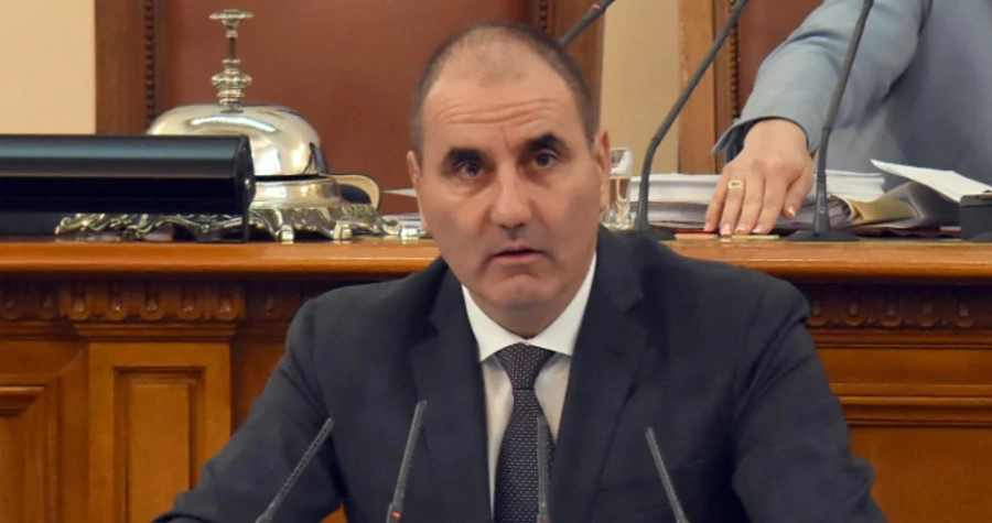 Цветанов преотстъпи поста си на Даниела Дариткова