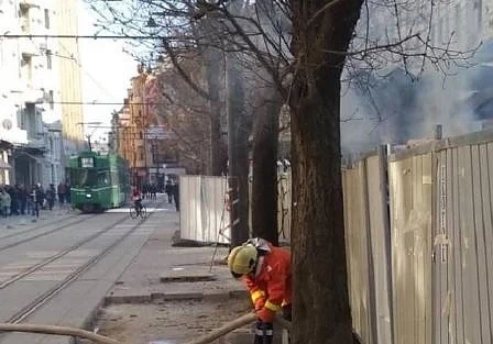 Пожар пламна на площад \
