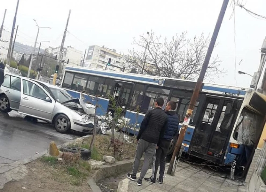 Седем пострадали при инцидент с автобус във Варна