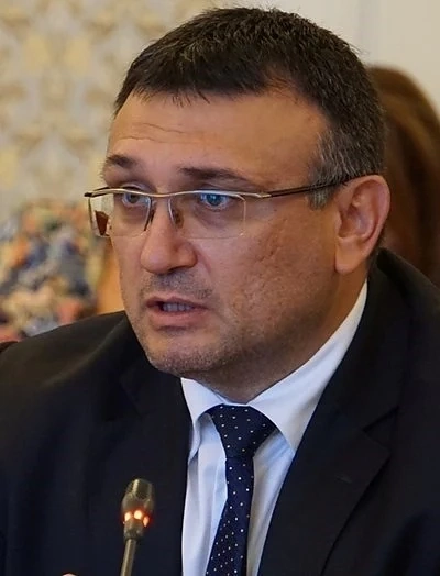 Младен Маринов за апартаментите на властта: Всичко се проверява