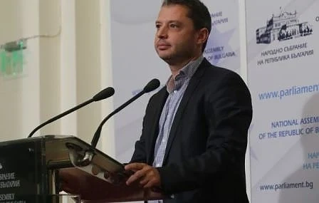Нова оставка в ГЕРБ. Делян Добрев напуска парламента