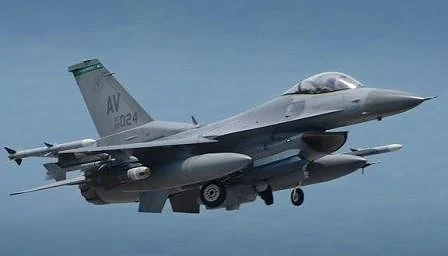 Подписваме за осем изтребителя F16 на 10 май