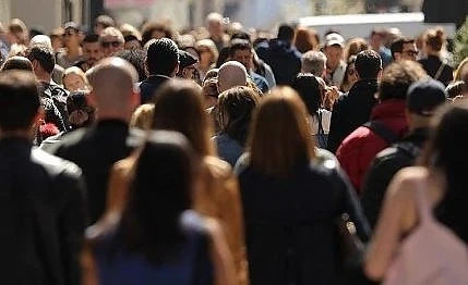 Българите вече са под 7 милиона