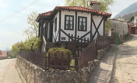Родното място на баба Илийца може да стане българското село на книгата