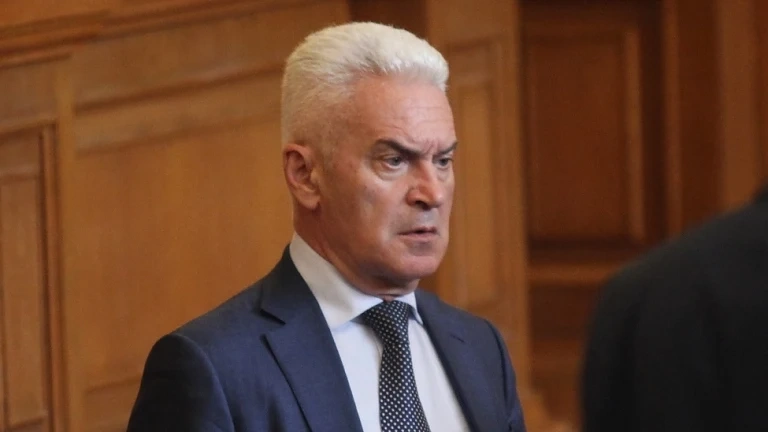 Сидеров поиска оставката на кметицата на Габрово