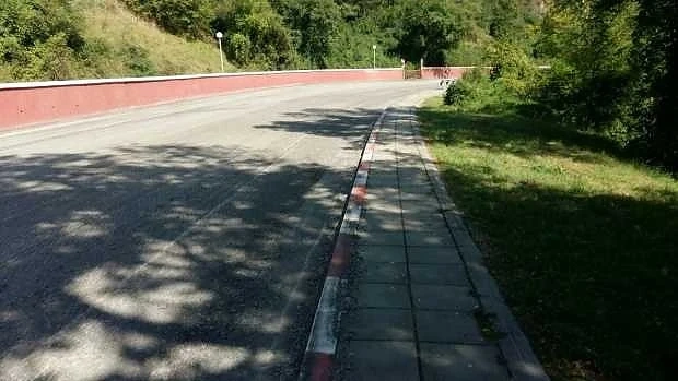 Жители на Своге са недоволни от ремонта на пътния участък след тежката катастрофа