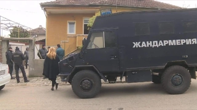 Постоянен арест за ало измамниците