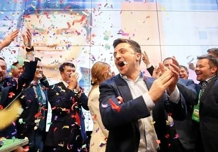 Комикът Зеленски спечели президентските избори в Украйна