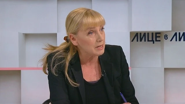 Елена Йончева: \