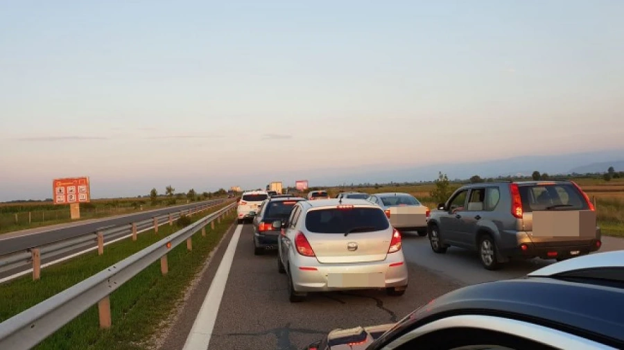 Затруднено е движението на магистрала \