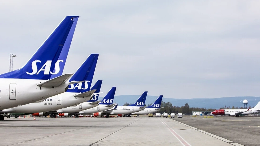 SAS анулира над 1200 полета за понеделник и вторник 