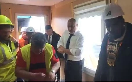 Борисов занесе обещаното агне за Гергьовден на работниците на АМ \