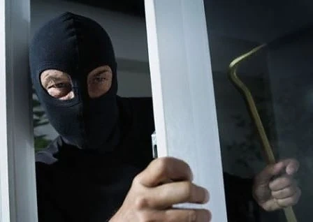 Депутатите решиха отбраната при незаконно нахлуване в дома да не се наказва