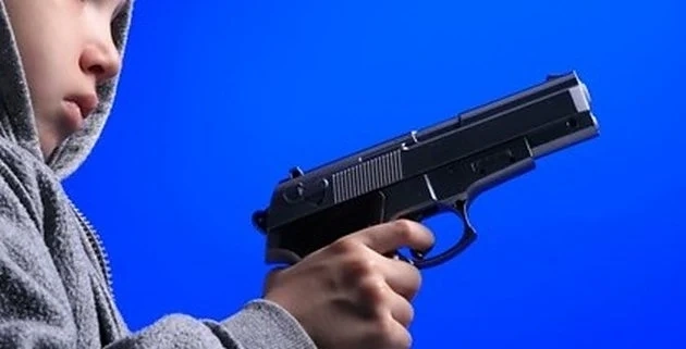 Дете застреля собствената си майка  