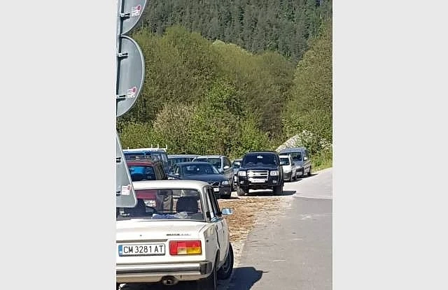 Блокираха път в Неделино заради спрени обезщетения