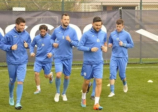 Левски почва важни преговори