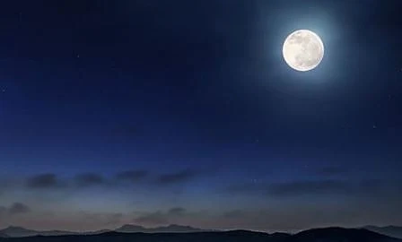 Луната се смалява