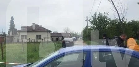 Намериха труп на мъж в къща, на метри от дома на издирвания Стоян Зайков в Костенец