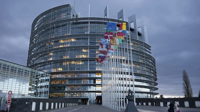 Четири партии сигурни за Европарламента, ГЕРБ с малка преднина пред БСП