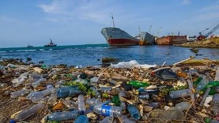 Пластмасовите отпадъци в океаните застрашават въздуха ни 
