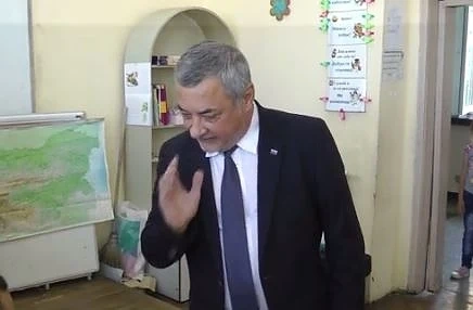 Валери Симеонов: Ръката ми да изсъхне, ако гласувам машинно