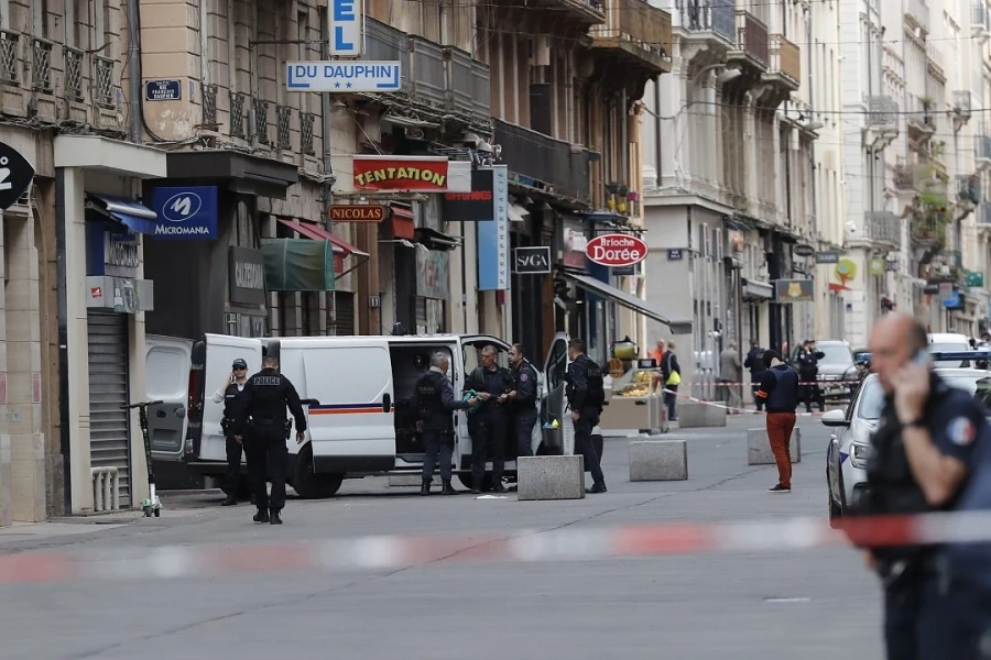 Заподозреният за атентата в Лион сам е направил взривното устройство