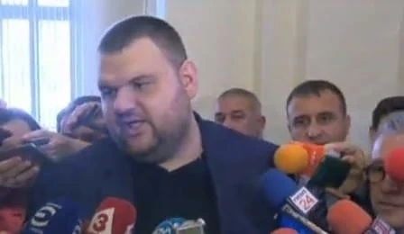 Пеевски: Ще предложим по-ниско ДДС за хляба, лекарствата и книгите 