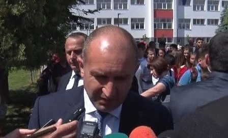 Радев: Политиците трябва да обръщат повече внимание на децата 