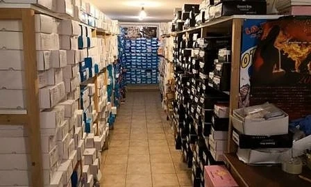 Предотвратиха онлайн продажба на опасни за зрението слънчеви очила (СНИМКИ)