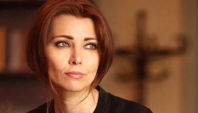 Турция разследва писателката Елиф Шафак