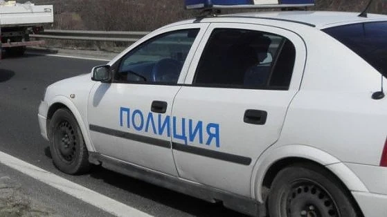 МВР спипа 15 мигранти край Ихтиман